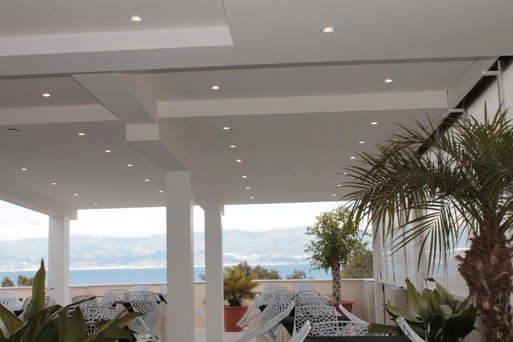 Hotel Lungomare Reggio di Calabria Bagian luar foto