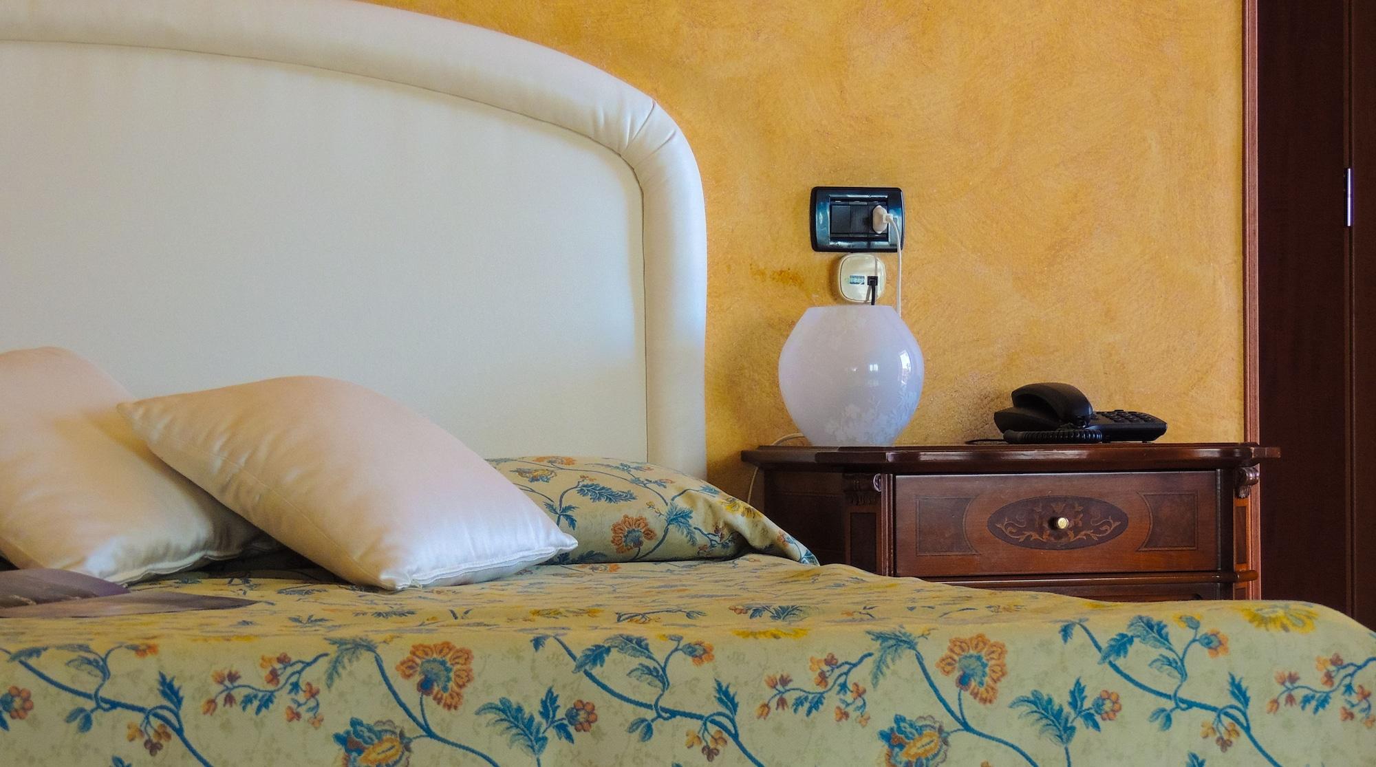 Hotel Lungomare Reggio di Calabria Bagian luar foto
