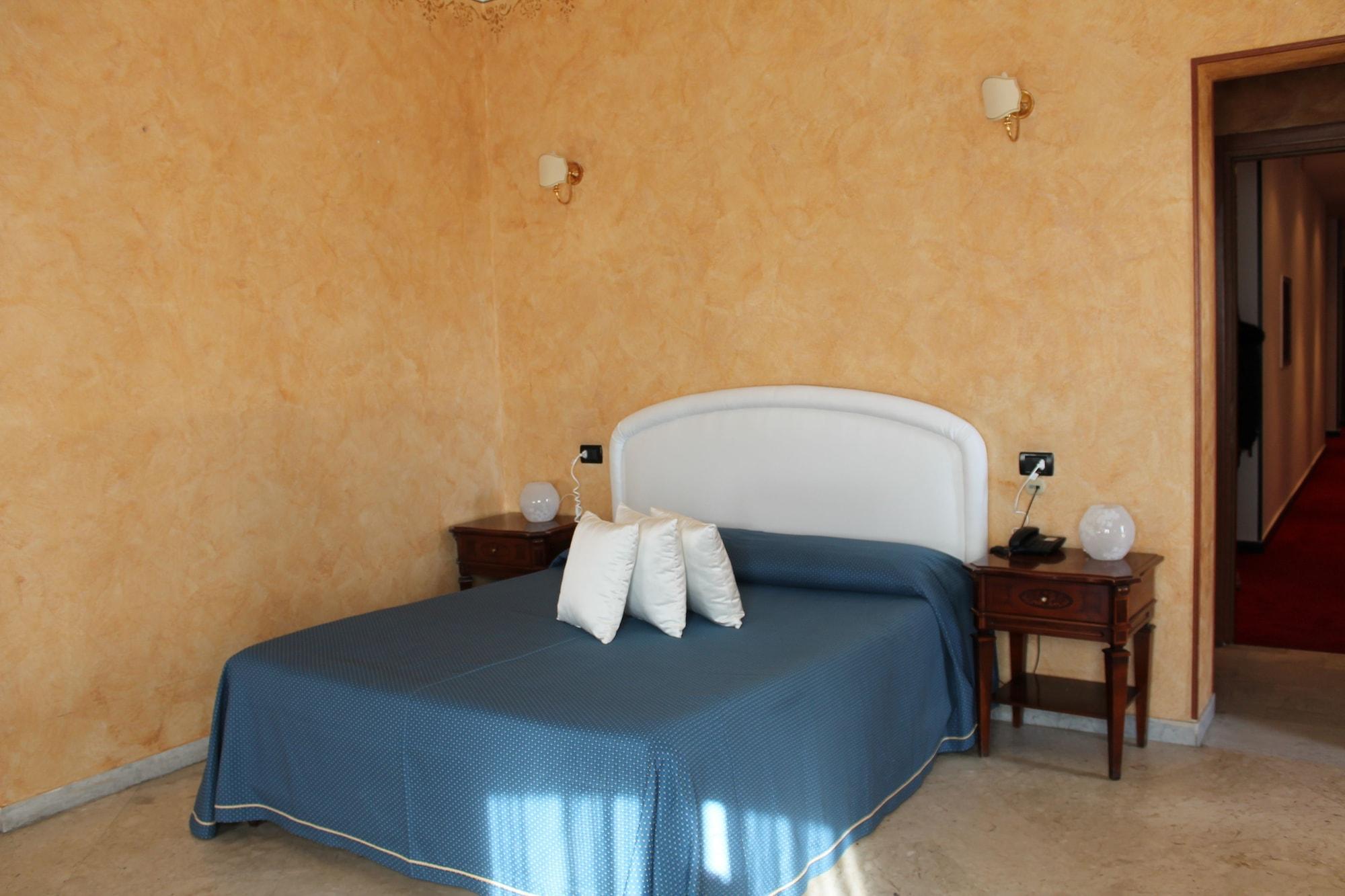 Hotel Lungomare Reggio di Calabria Bagian luar foto