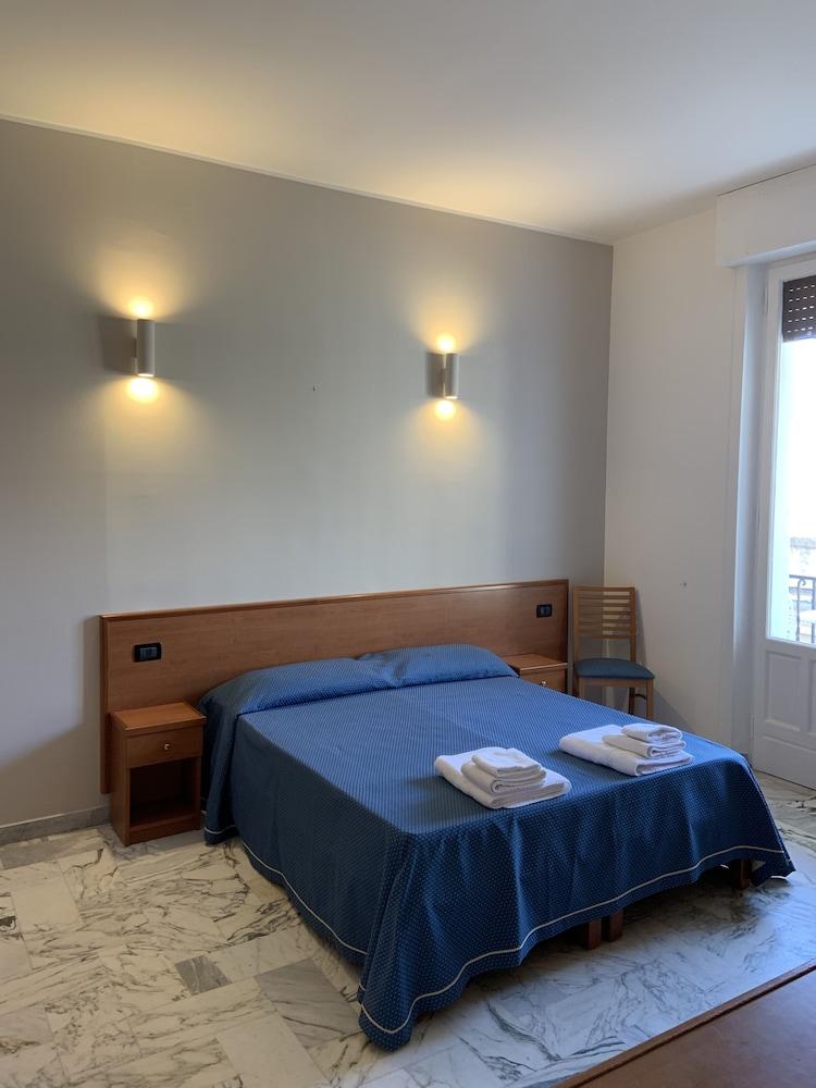 Hotel Lungomare Reggio di Calabria Bagian luar foto