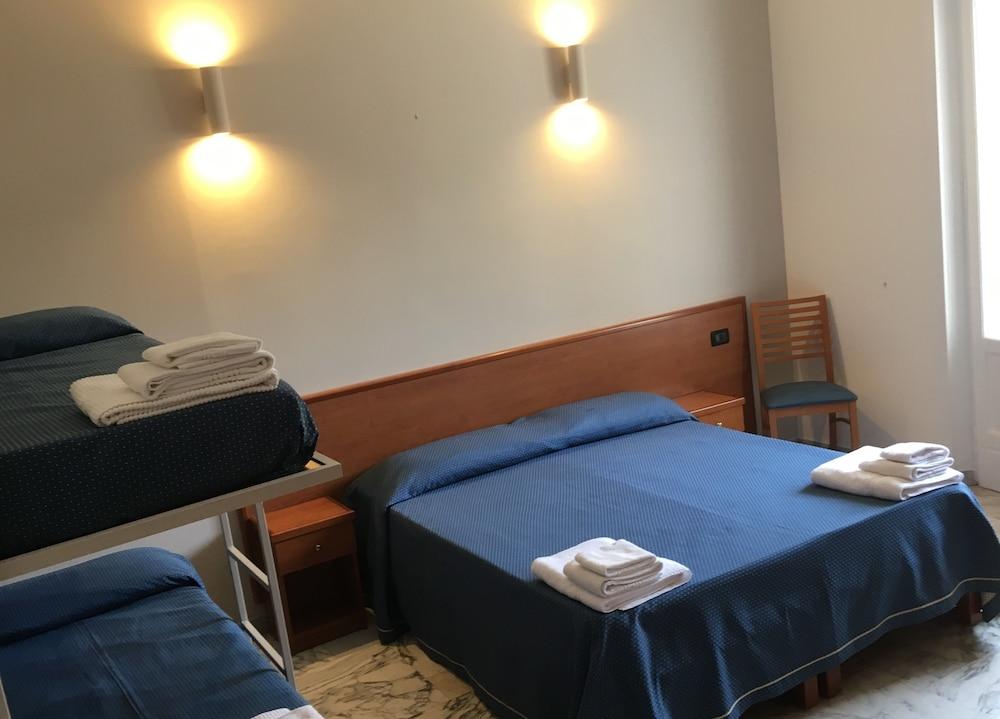 Hotel Lungomare Reggio di Calabria Bagian luar foto