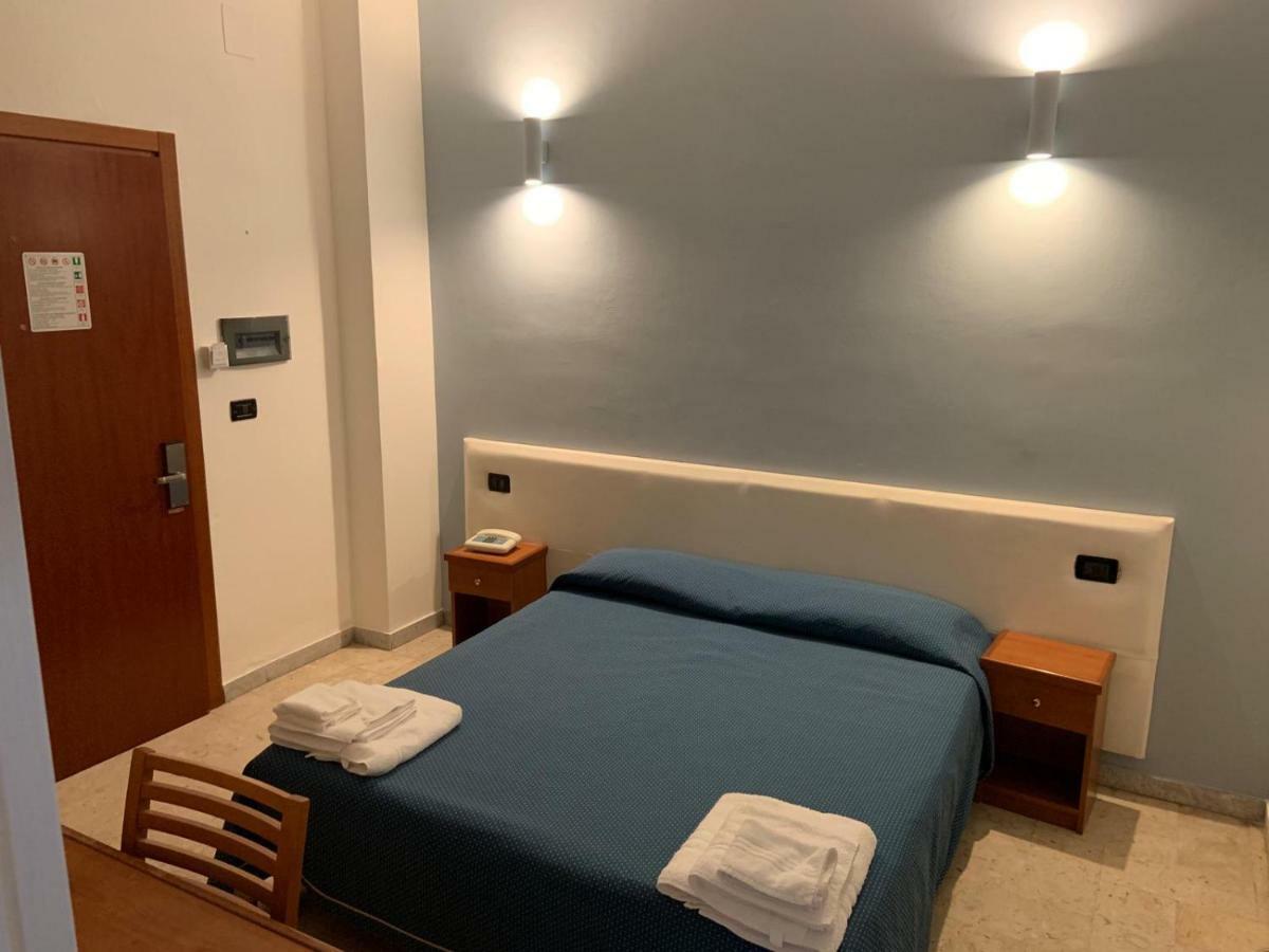Hotel Lungomare Reggio di Calabria Bagian luar foto
