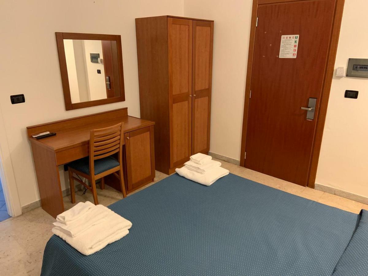 Hotel Lungomare Reggio di Calabria Bagian luar foto