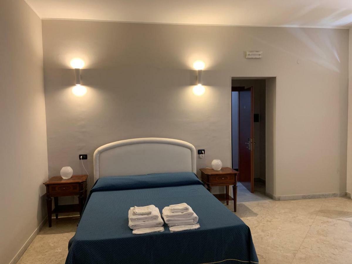 Hotel Lungomare Reggio di Calabria Bagian luar foto