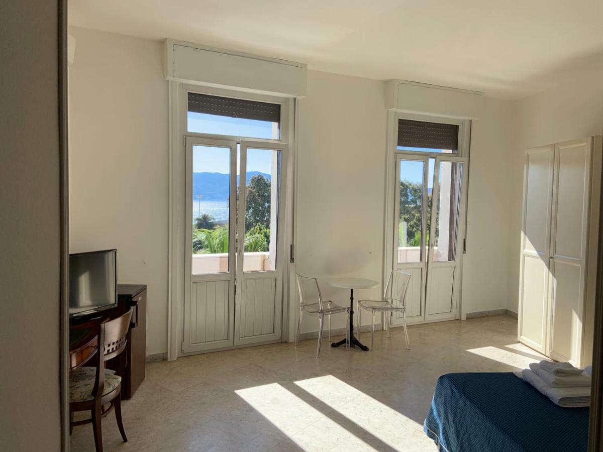 Hotel Lungomare Reggio di Calabria Bagian luar foto